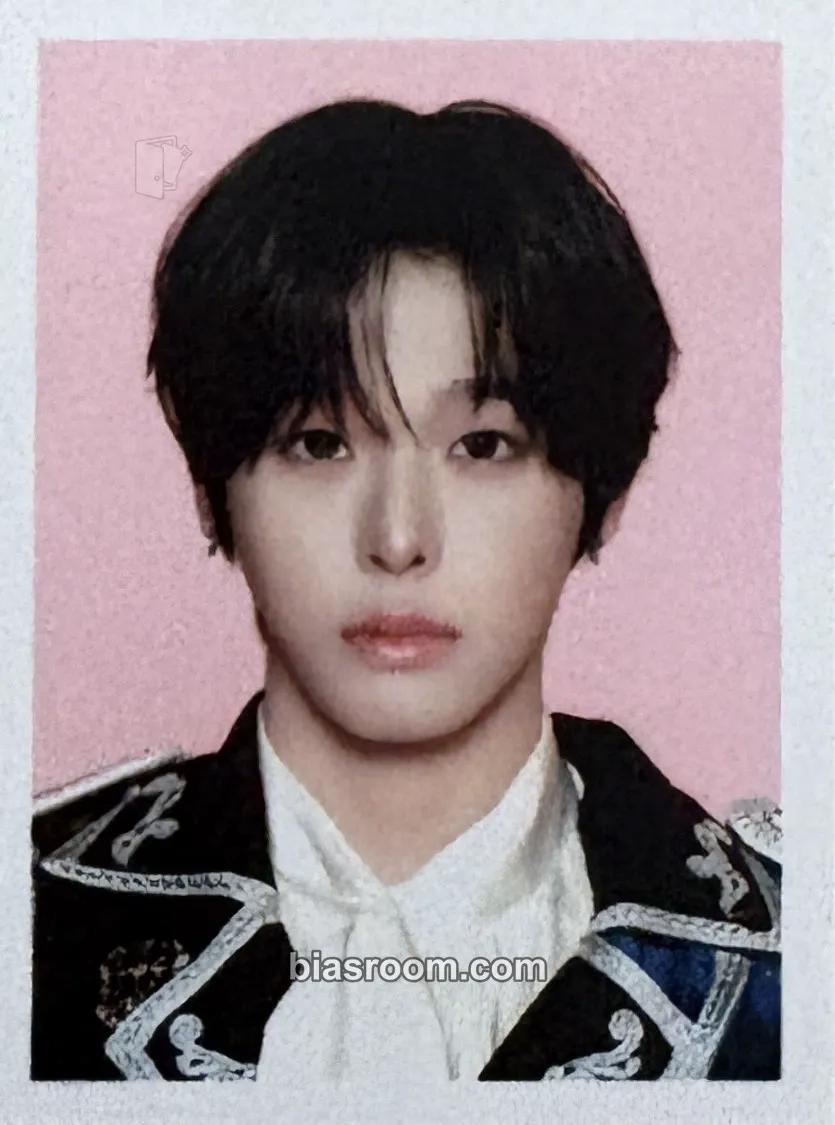 Riku 2ND ANNIVERSARY FANMEETING <6명의 왕자가 나에게 청혼을 하면 곤란한데요> (Help! All Six Princes Are Trying to Propose to Me) Photocard - NCT WISH - NCT WISH K-pop photocard