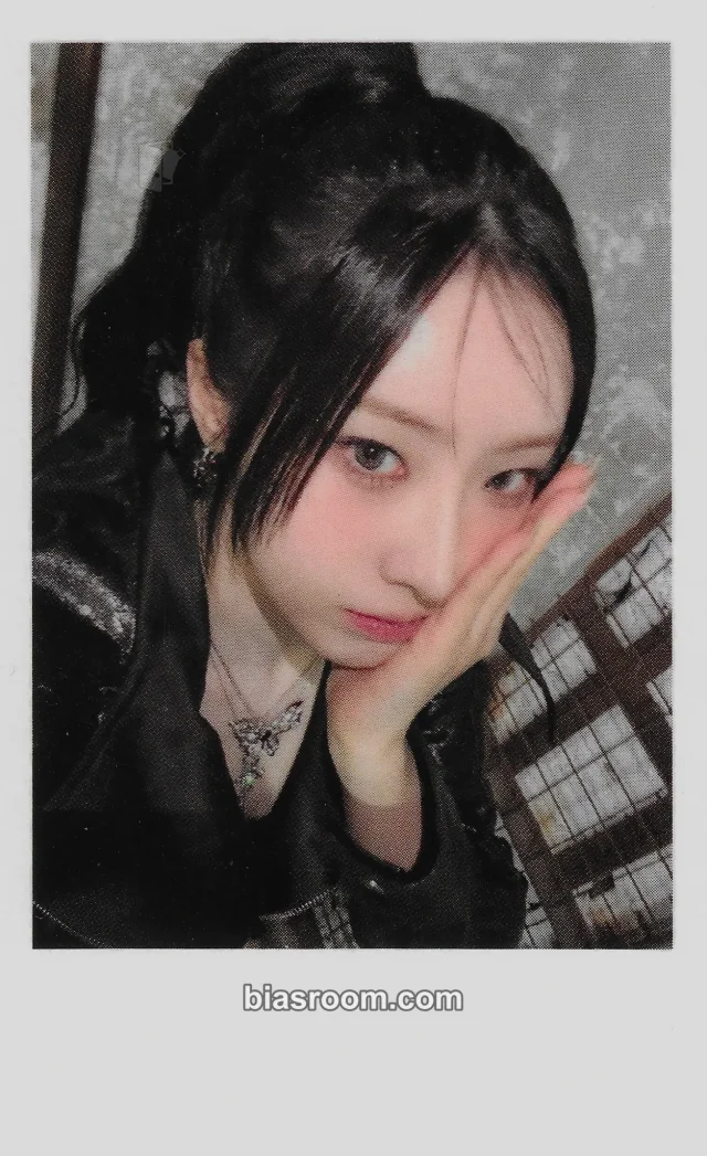 ARTMS - HaSeul - Club Icarus Album cafe event lucky draw (LD) polaroid whosfan