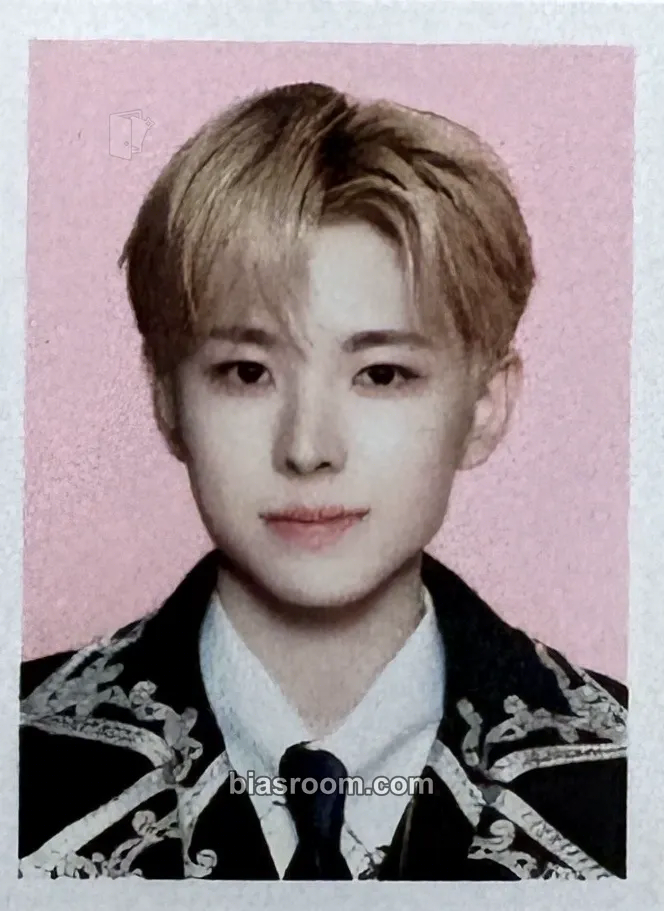 Yushi 2ND ANNIVERSARY FANMEETING <6명의 왕자가 나에게 청혼을 하면 곤란한데요> (Help! All Six Princes Are Trying to Propose to Me) Photocard - NCT WISH - NCT WISH K-pop photocard