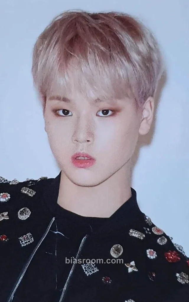 X1 - Dohyon - X1 Premier Show-Con Event merch photocard pouch showcase