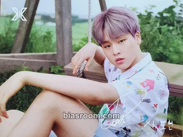 X1 - Dohyon - X1 Premier Show-Con Event merch postcard set
