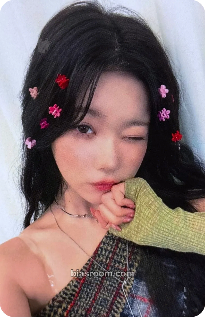 Tsuki appendix: Of All We Have Lost Photocard - Billlie - Billlie K-pop photocard