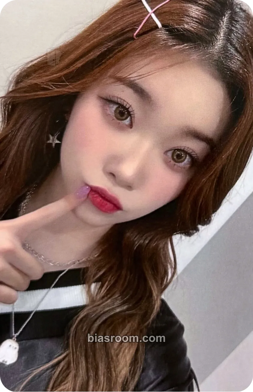 Tsuki The Billage of Perception: Chapter Three Photocard - Billlie - Billlie K-pop photocard