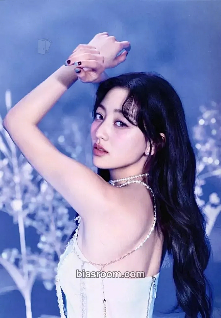 Jihyo DIVE Photocard - TWICE - TWICE K-pop photocard