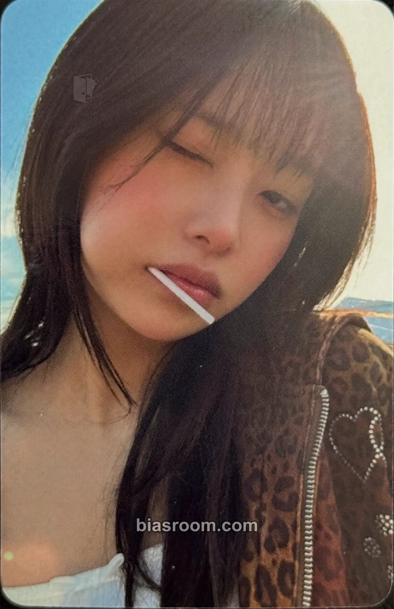 Chuu Only cry in the rain Photocard - Chuu K-pop photocard