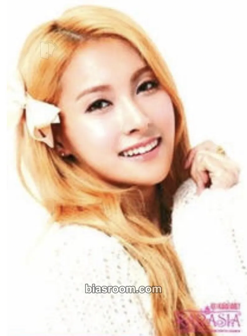 Gyuri Karasia 2013 Happy new year at The Tokyo Dome Photocard - KARA - KARA K-pop photocard