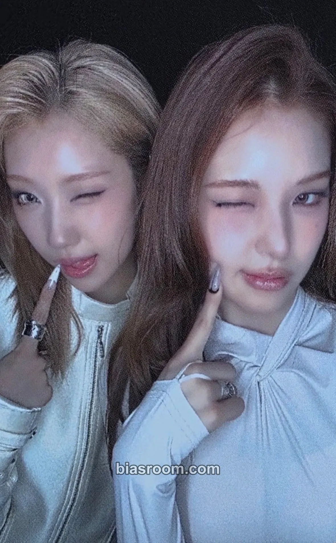 Set The Tempo Photocard - izna - izna K-pop photocard
