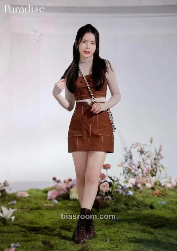 Maya “Paradise” official goods Photocard - NiziU - NiziU K-pop photocard