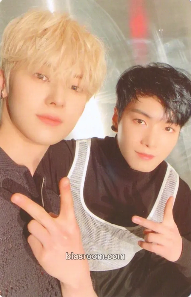 The Nocturne Photocard - NU'EST - NU'EST K-pop photocard