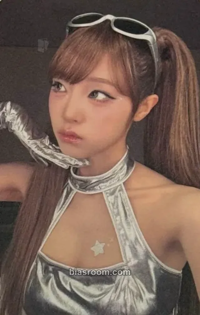 Yena - Yena - 2026 Yena 1st Live Tour “So Near, Yet So Far, Another Wo2ld!” Event pop-up store trading card