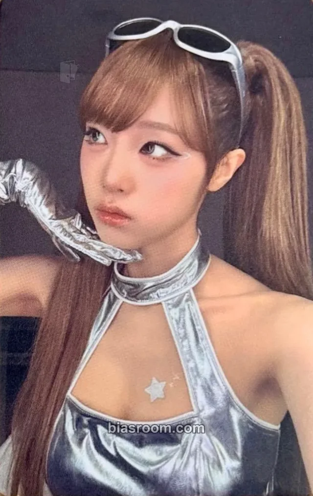 Yena - Yena - 2026 Yena 1st Live Tour “So Near, Yet So Far, Another Wo2ld!” Event pop-up store trading card