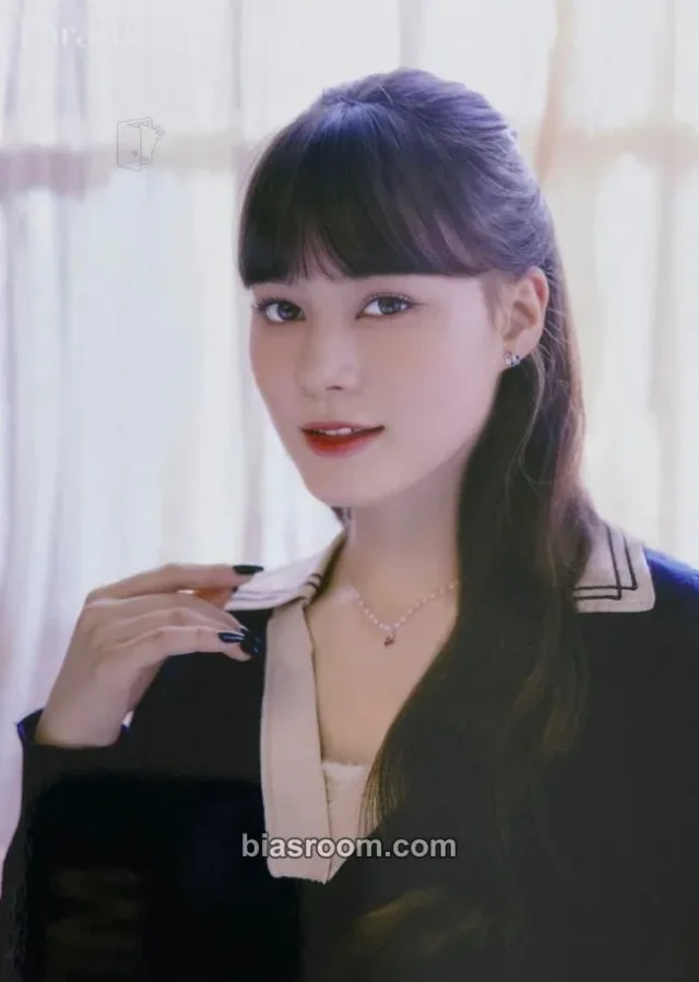 Nina NiziU Paradise K-pop photocard
