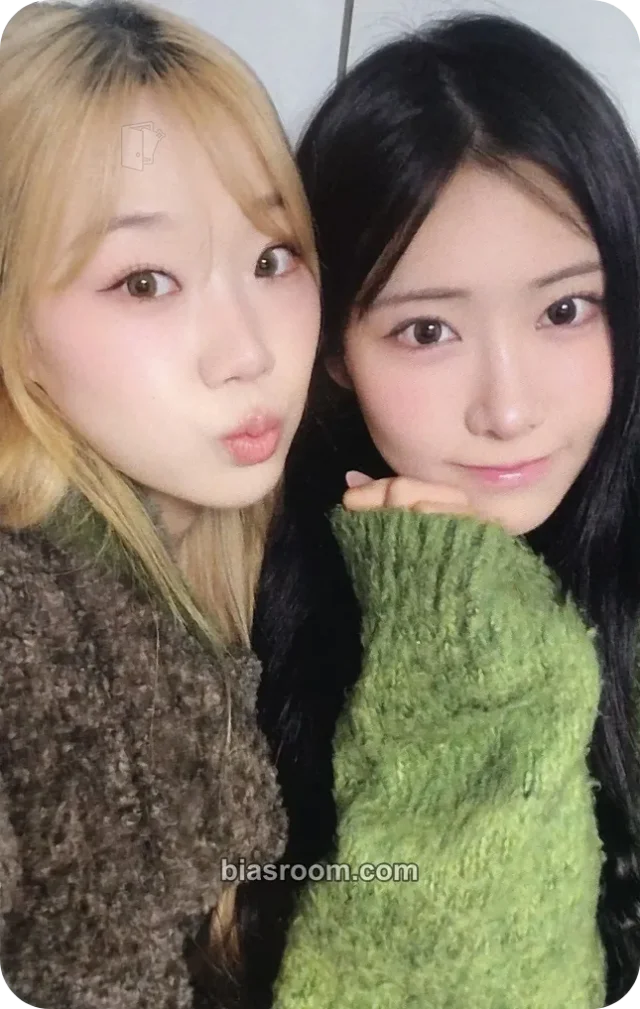 LOVEONE - Yousom & Ayeon - myStarGoods Special Video Call Event mystargoods (MSG) video call (fancall) round 2 unit