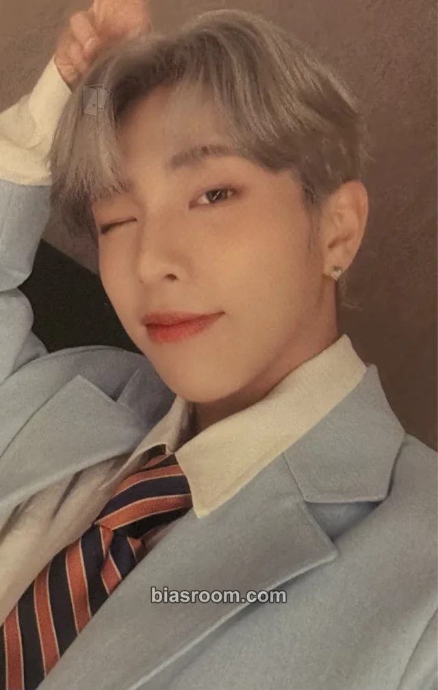 Luminous - Suil - LUMINOUS in WONDERLAND Album album photocard