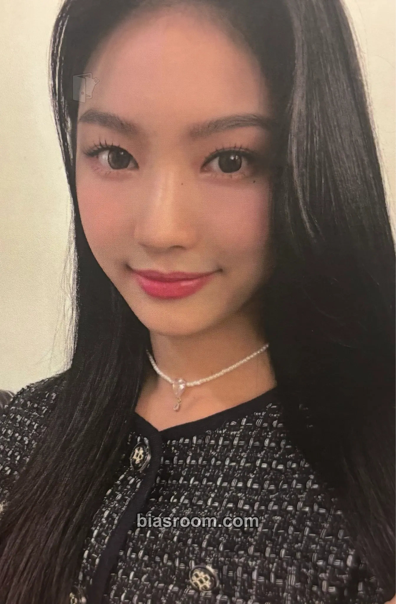 Isa WE NEED LOVE Photocard - STAYC | Bias Room