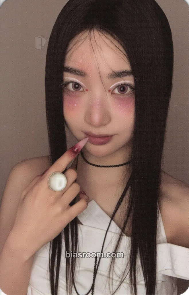 De_Hana ~ of the world ~ Photocard - Cosmosy - Cosmosy K-pop photocard