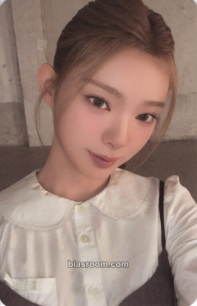 Himesha ~ of the world ~ Photocard - Cosmosy - Cosmosy K-pop photocard