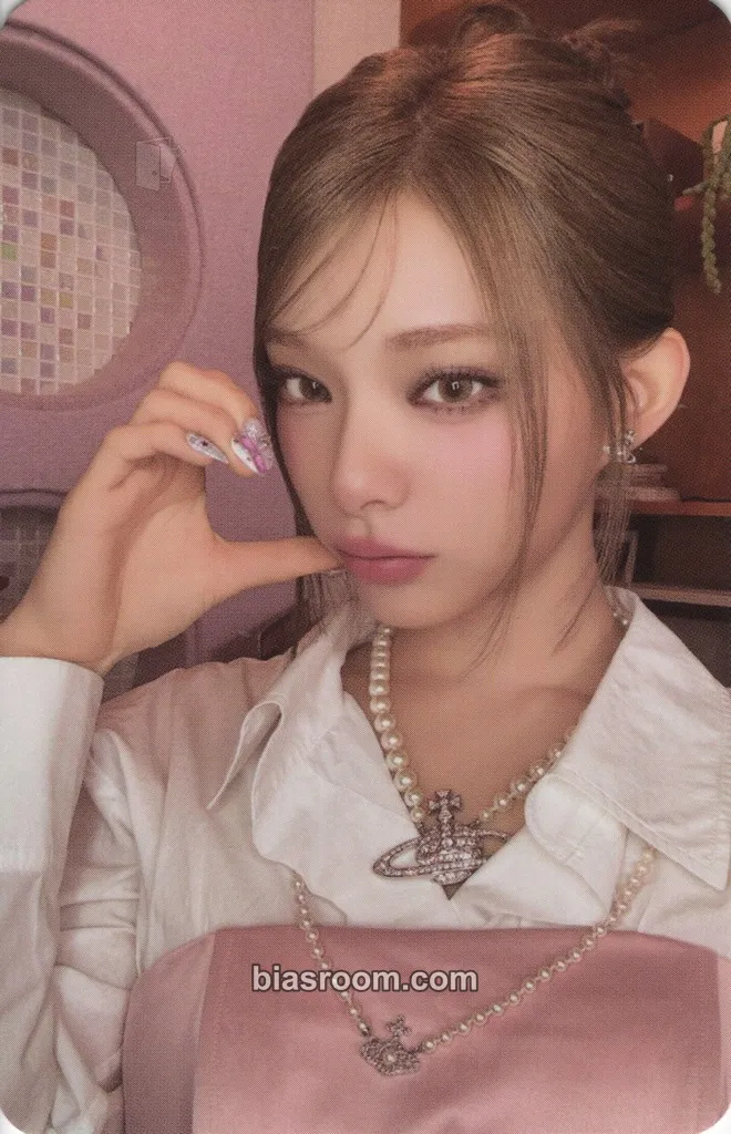 Himesha ~ of the world ~ Photocard - Cosmosy - Cosmosy K-pop photocard