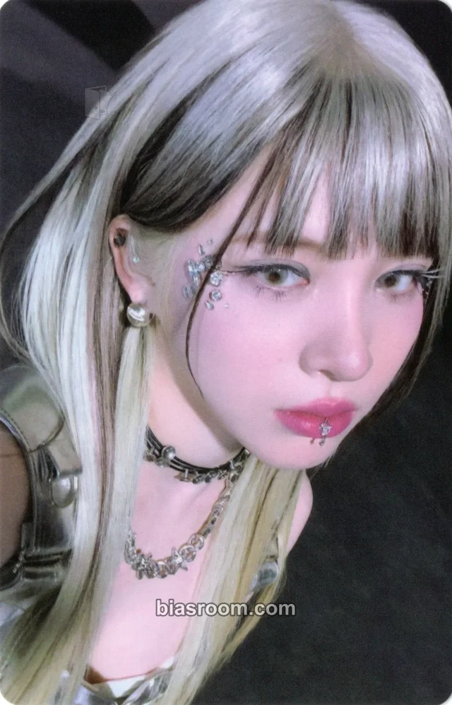 R.E.D - Betty - 釉 (Glaze) Album album photocard A version