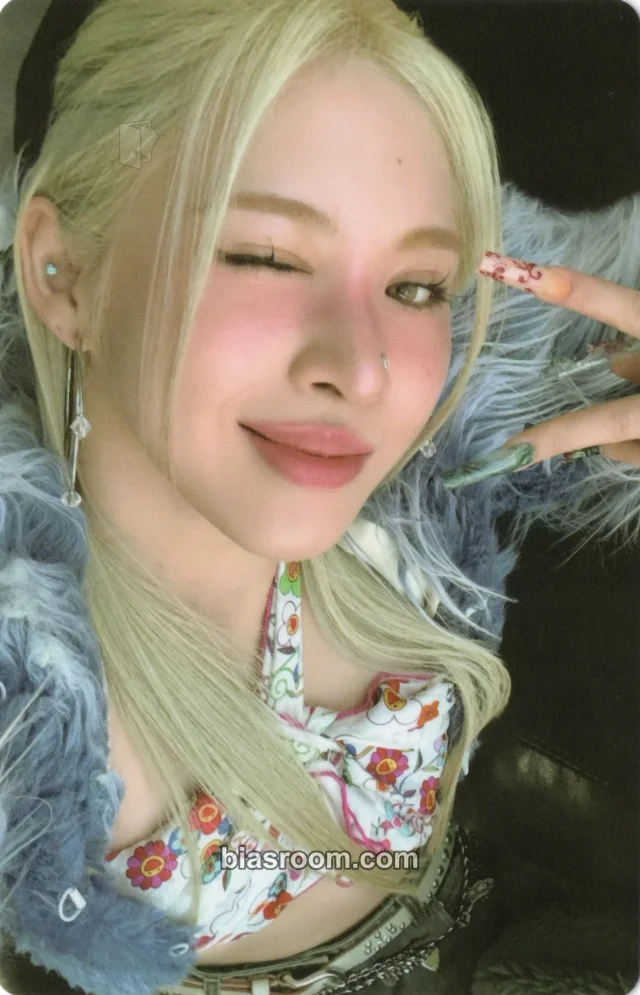R.E.D - Betty - 釉 (Glaze) Album album photocard B version