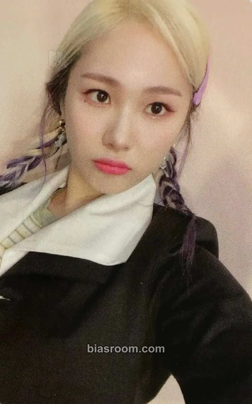 Mia Return of The Girl Photocard - EVERGLOW - EVERGLOW K-pop photocard