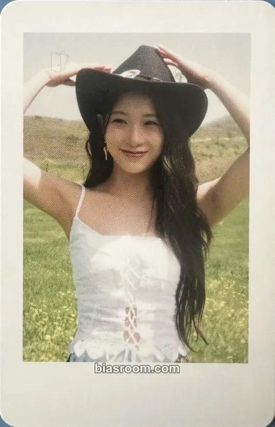 Seoyeon 2024 PHOTOBOOK <FROM SUMMER> Photocard - fromis_9 - fromis_9 K-pop photocard