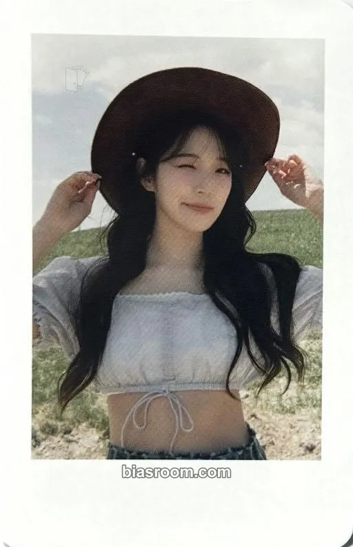 Jiheon 2024 PHOTOBOOK <FROM SUMMER> Photocard - fromis_9 - fromis_9 K-pop photocard