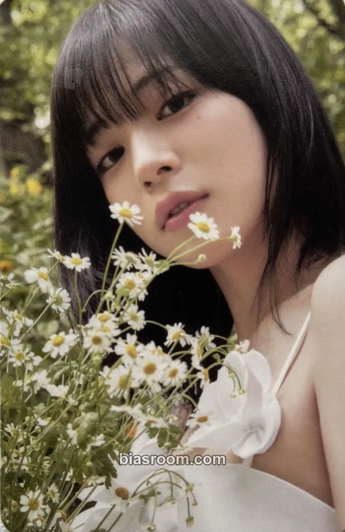 Chaeyoung 2024 PHOTOBOOK <FROM SUMMER> Photocard - fromis_9 - fromis_9 K-pop photocard