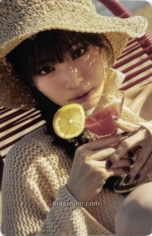 Chaeyoung 2024 PHOTOBOOK <FROM SUMMER> Photocard - fromis_9 - fromis_9 K-pop photocard