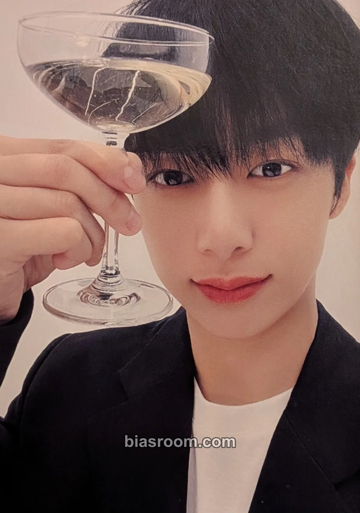 Hyungwon Hyungwon x Givenchy Photocard - MONSTA X - MONSTA X K-pop photocard