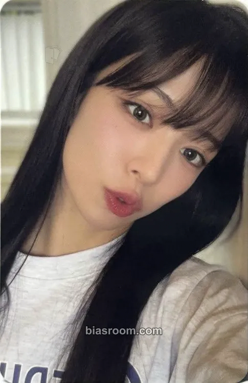 Chaeyoung 2024 PHOTOBOOK <FROM SUMMER> Photocard - fromis_9 - fromis_9 K-pop photocard