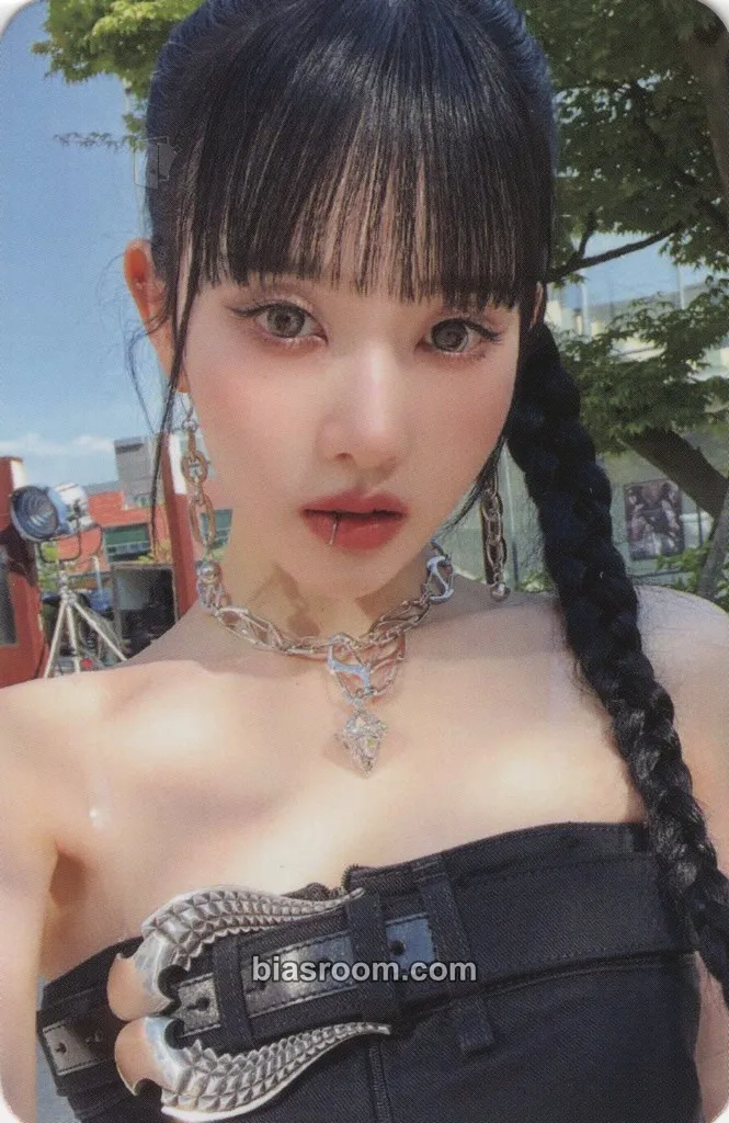Sieun Metamorphic Photocard - STAYC - STAYC K-pop photocard