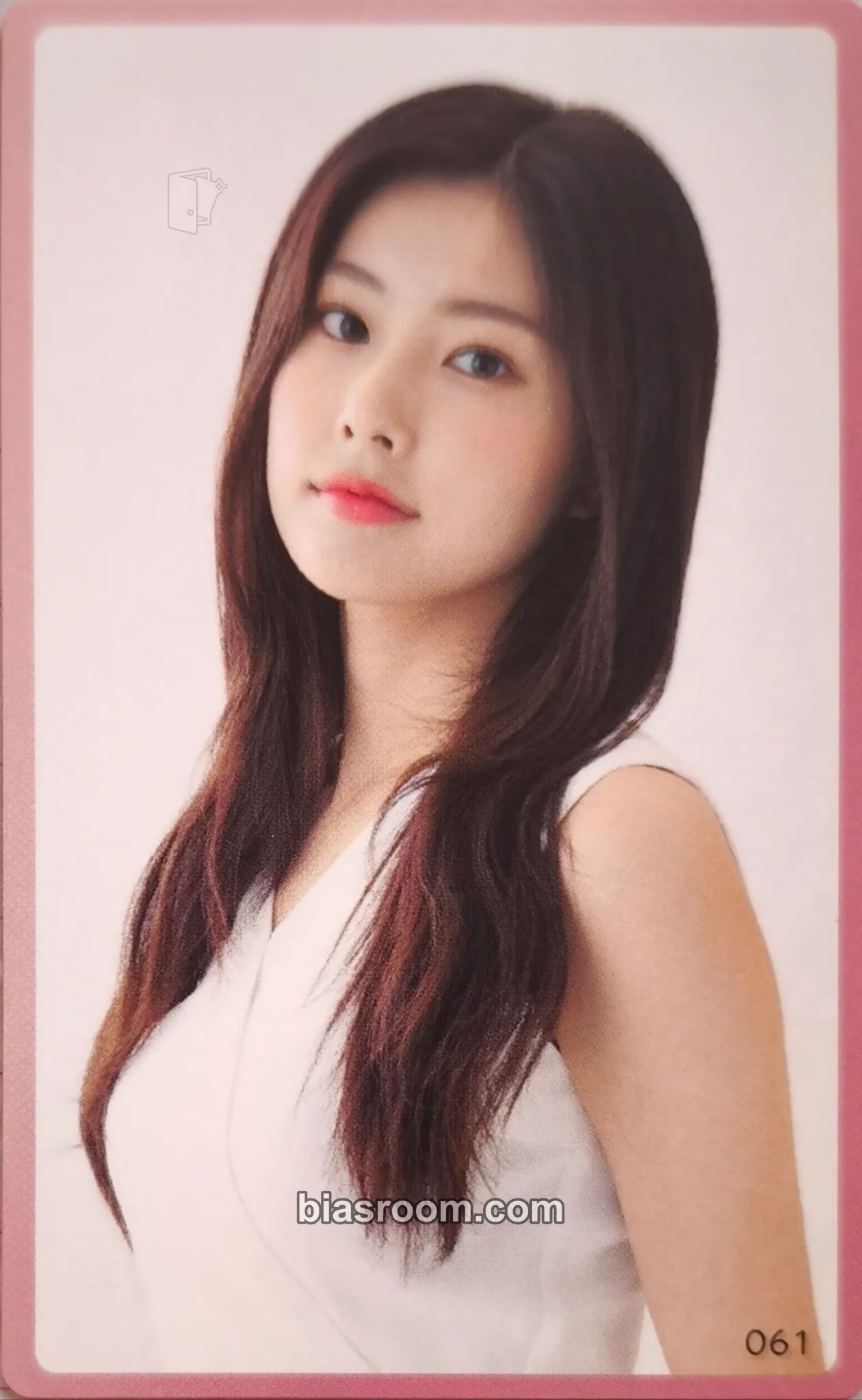 Hyewon EYES ON ME Photocard - IZ*ONE - IZ*ONE K-pop photocard