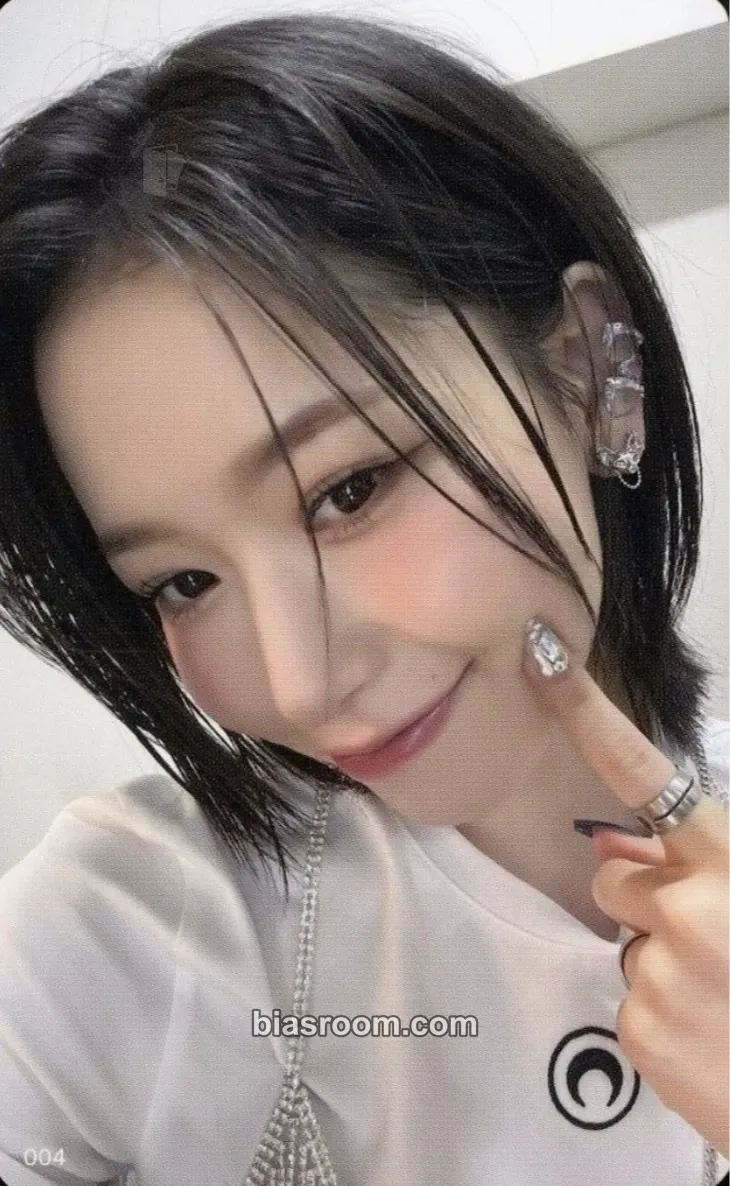 Momona 2024 ME:I LAUNCHING SHOW ME:ICONIC Photocard - ME:I - ME:I K-pop photocard
