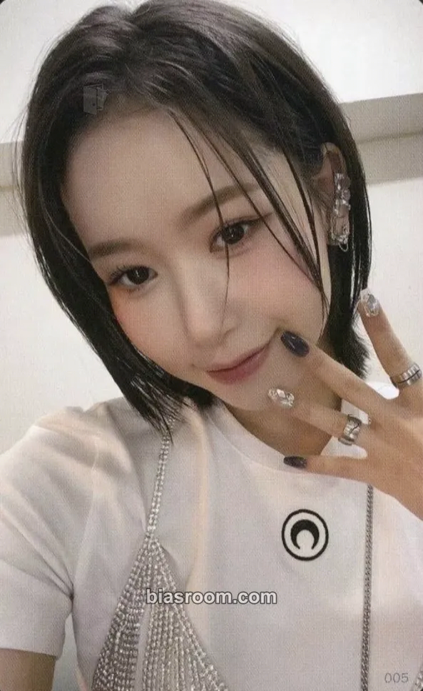 Momona 2024 ME:I LAUNCHING SHOW ME:ICONIC Photocard - ME:I - ME:I K-pop photocard