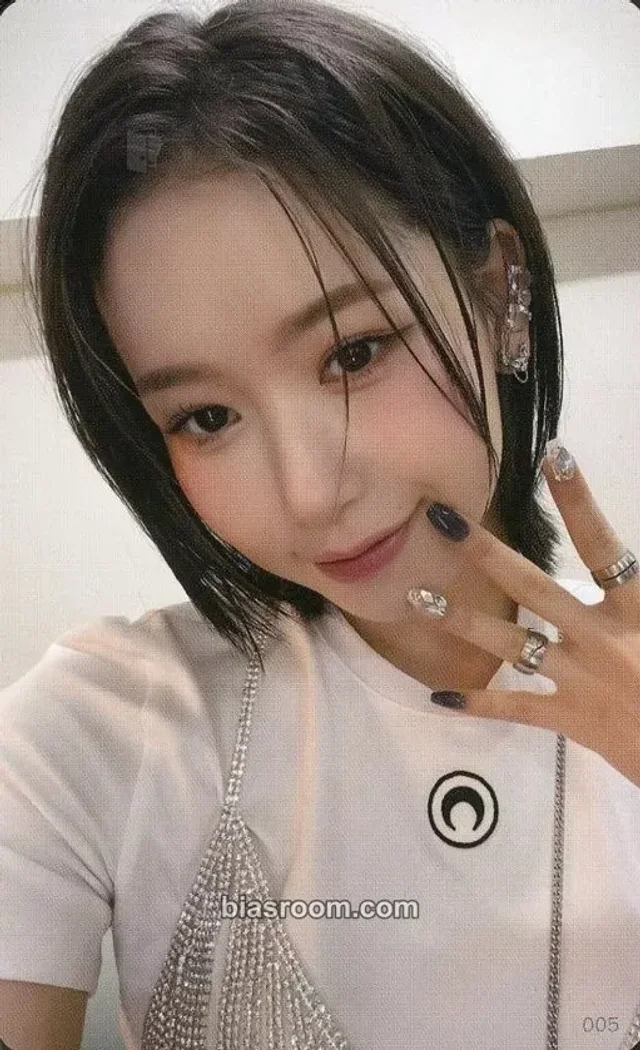 Momona ME:I 2024 ME:I LAUNCHING SHOW ME:ICONIC K-pop photocard