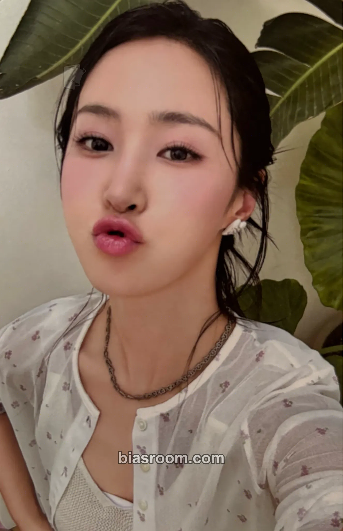 Yuri Season's Greetings 2025 Photocard - Girls' Generation - Girls' Generation K-pop photocard