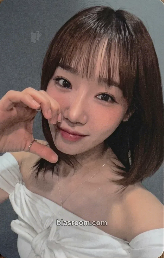 Choi Yoojung LOOP Photocard - I.O.I - I.O.I K-pop photocard
