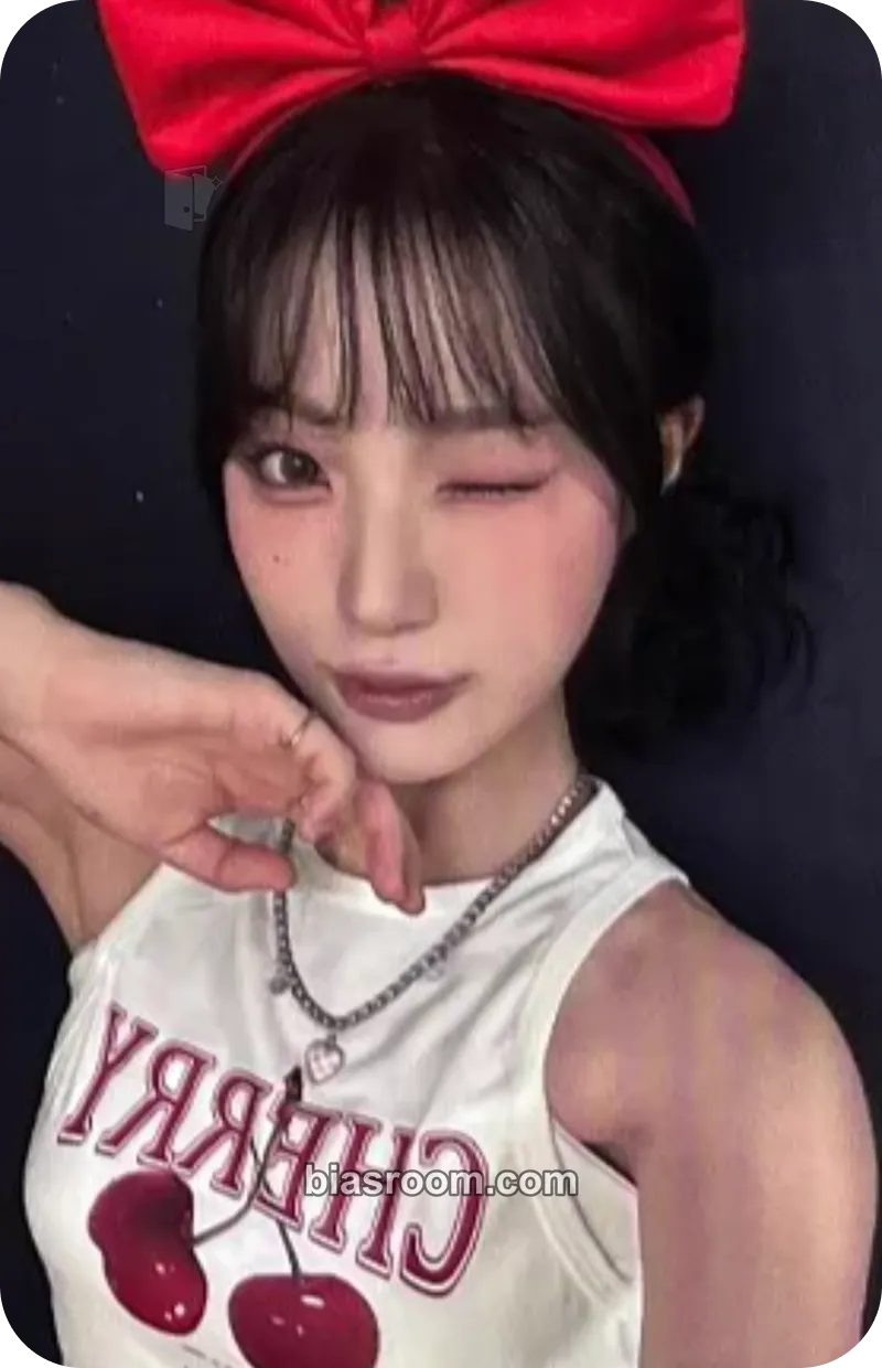 Yeju Wild Cherry Photocard - ICHILLIN’ - ICHILLIN’ K-pop photocard