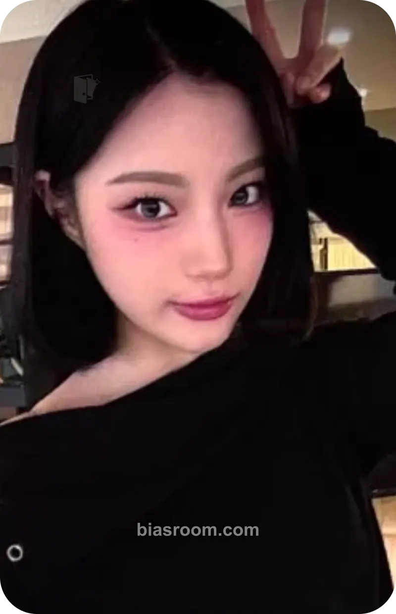 Yeju Wild Cherry Photocard - ICHILLIN’ - ICHILLIN’ K-pop photocard