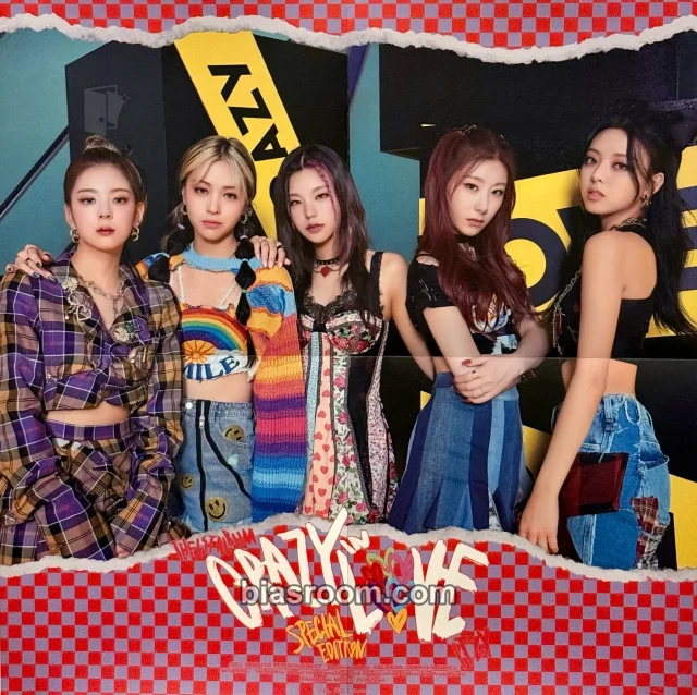 ITZY - Crazy in Love Album album inclusion special version photobook version folded poster