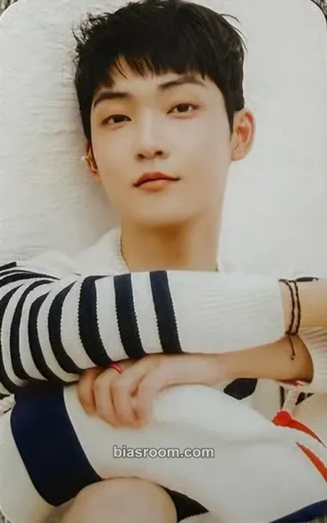 THE BOYZ - Kevin - Thrill-ing Album album photocard platform version splash version
