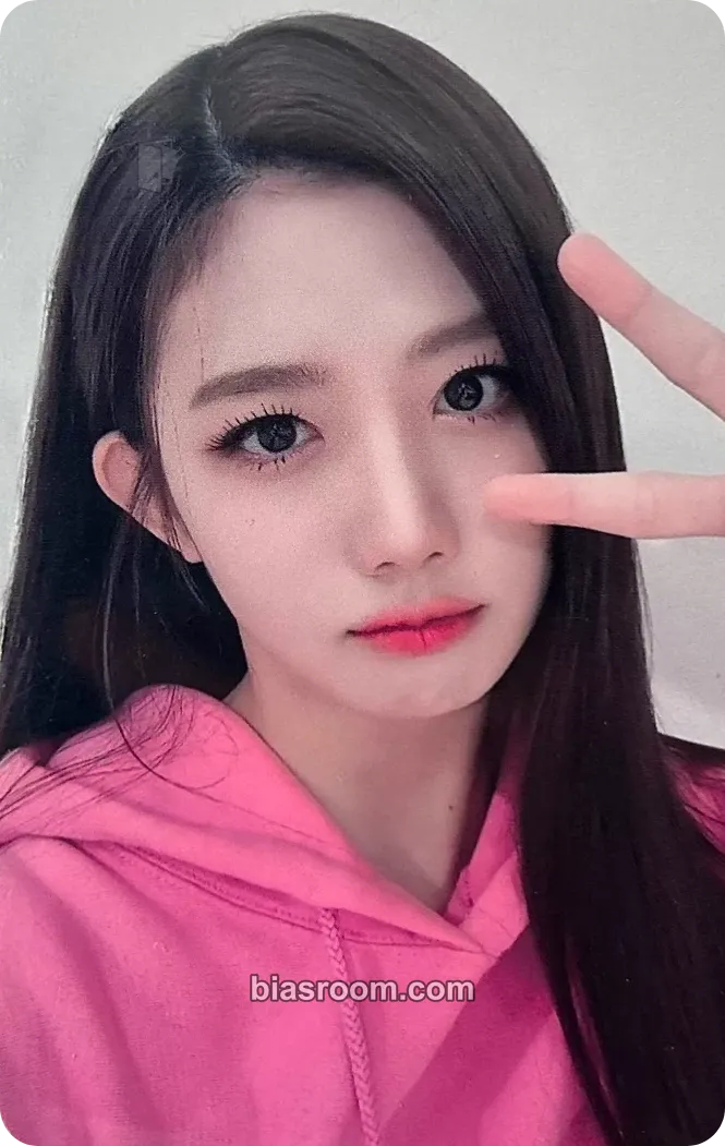 Yuju Cherry Wish Photocard - Cherry Bullet - Cherry Bullet K-pop photocard