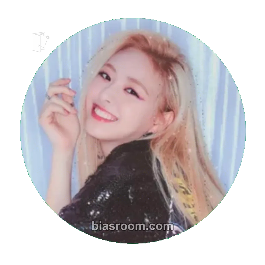 Yuna ITZY Premiere Showcase Tour 'ITZY?ITZY!' Photocard - ITZY - ITZY K-pop photocard