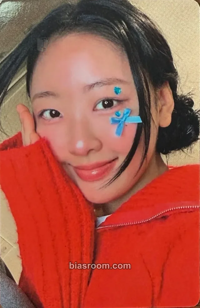 Yves  - Yves - Soft error Album kpop nara lucky draw (LD)