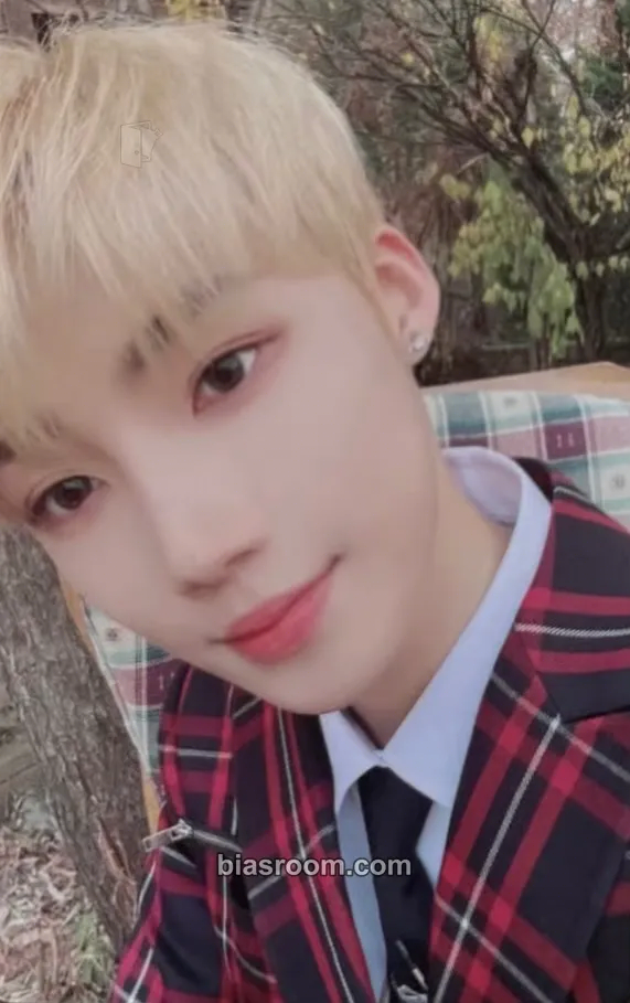 New The Film Festival: 2020 Fan-con Photocard - THE BOYZ - THE BOYZ K-pop photocard