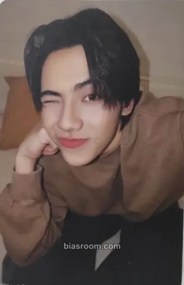 BUS - Peemwasu - Happy BUS Day 1st Year Diary Concert Event 1st anniversary photocard set B version