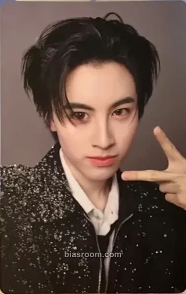 BUS - AA - Happy BUS Day The Sophomore Event 2nd anniversary merch photocard photocard set B version