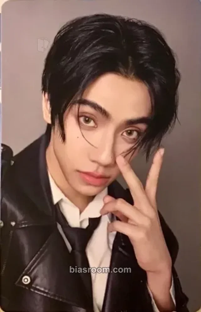 BUS - Peemwasu - Happy BUS Day The Sophomore Event 2nd anniversary merch photocard photocard set B version
