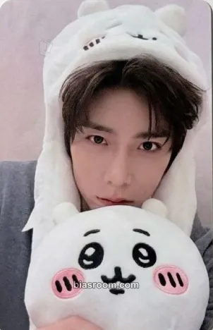 Hwiyoung About Love Photocard - SF9 - SF9 K-pop photocard